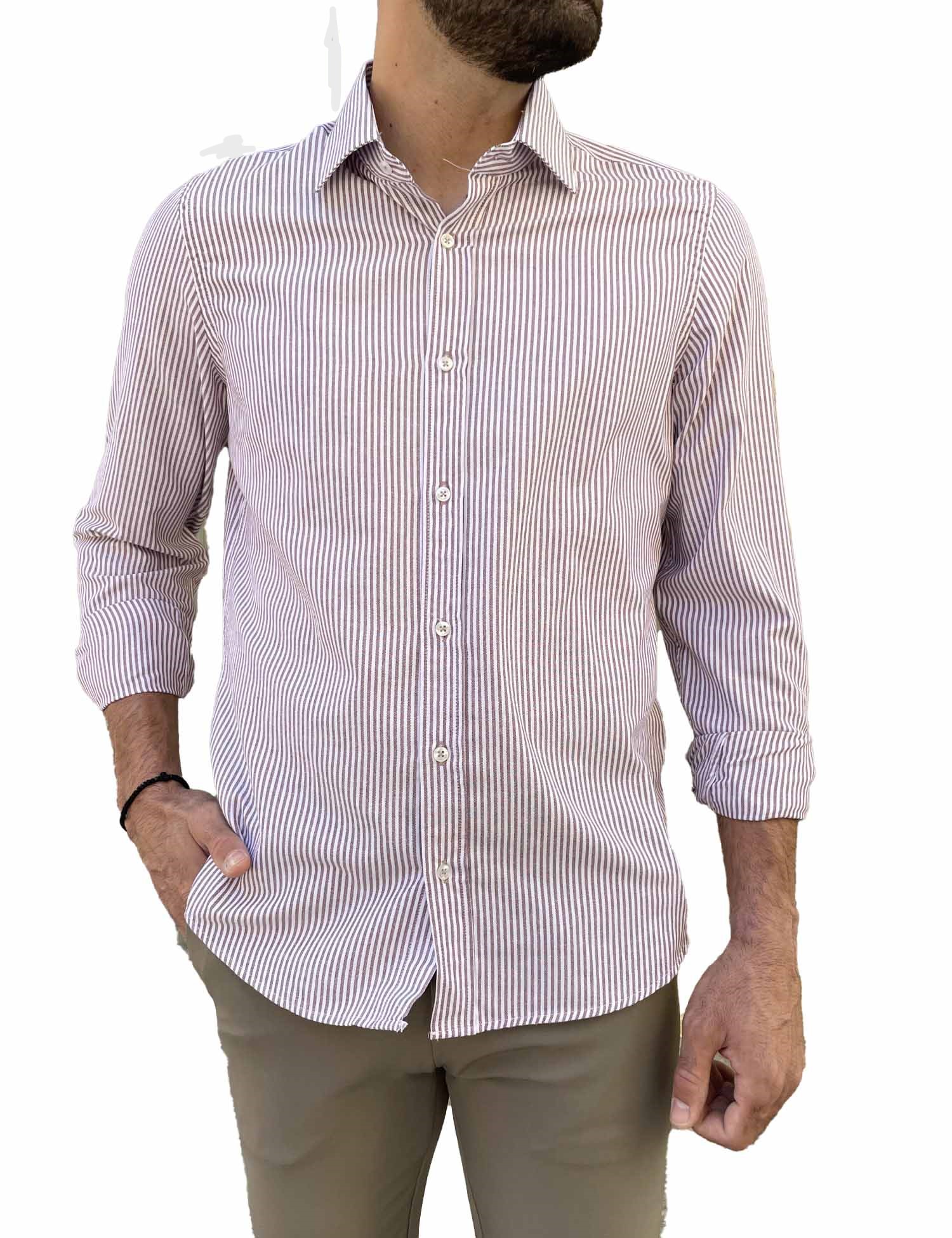 Ανδρικό πουκάμισο με γιακά λευκό με μπορντό ρίγα 2097 φωτογραφία